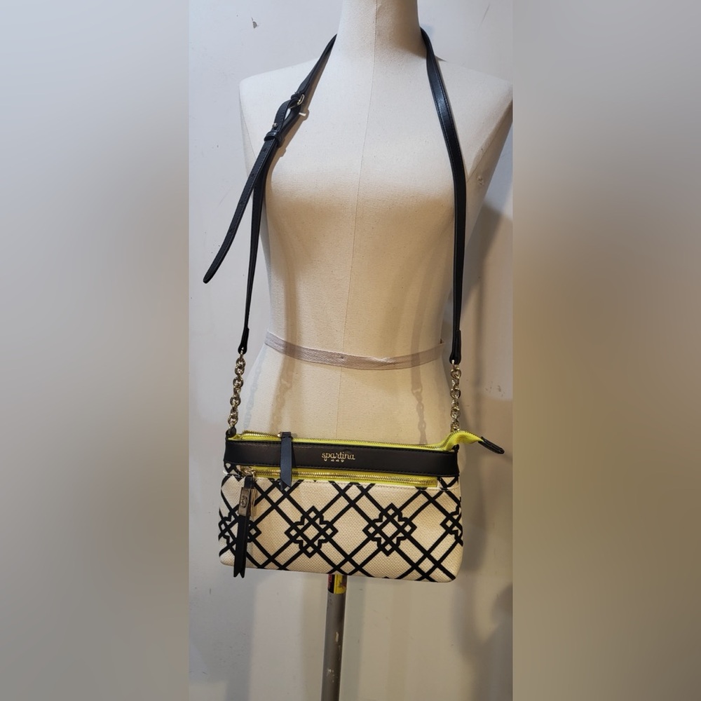 🧧Price Drop....SPARTINA 449 white and blk linen and leather crossbody bag